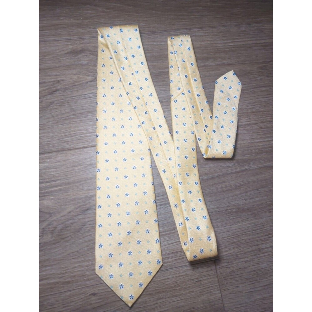 Brooks Brothers 346 Yellow W Blue Flowers Silk Tie 3.5 X 60